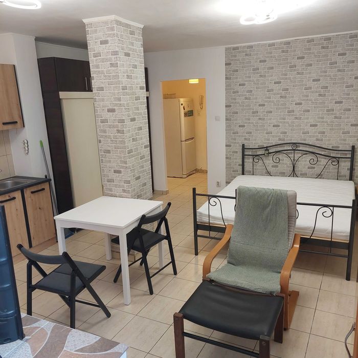 Piata Victoriei garsoniera - de inchiriat de la proprietar