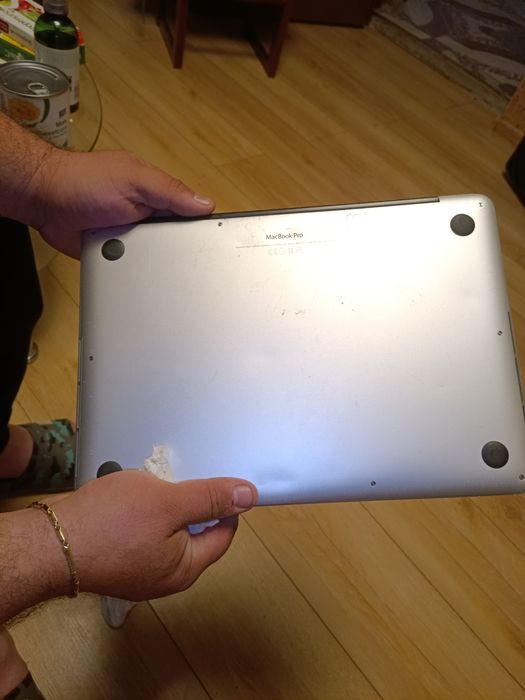 Vând leptop macbook pro
