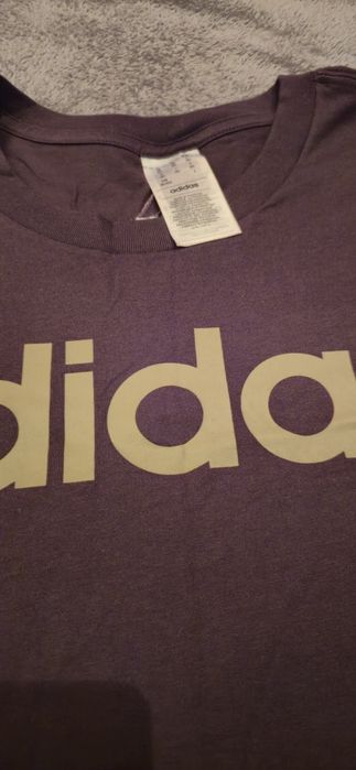 Чисто нова голяма тениска Adidas