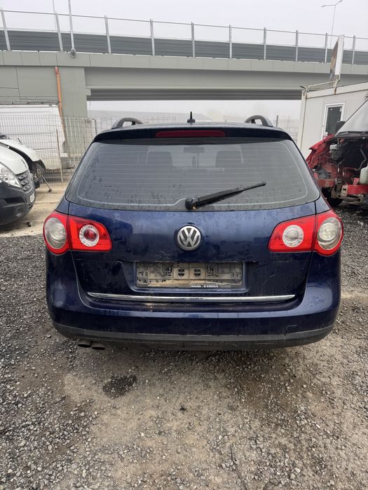 Dezmembrez  Wv Passat B6 volan stanga