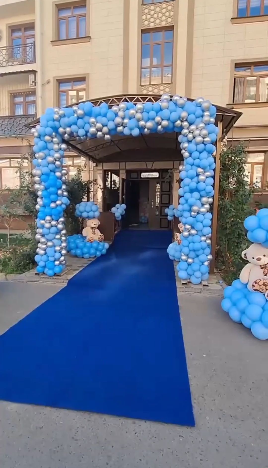 Оформление шарами, выписка из роддома, Фотозона банкеты и день рождени