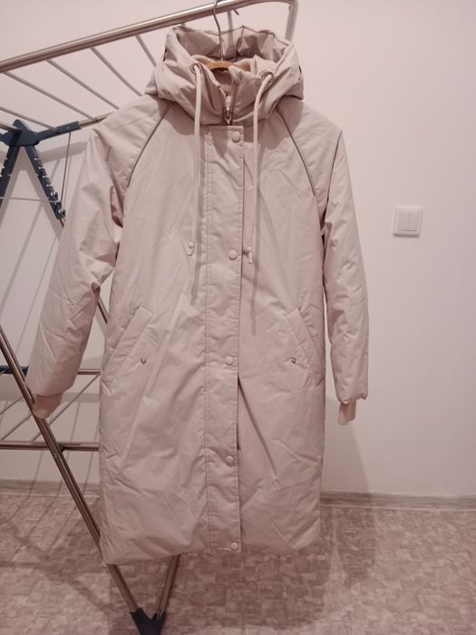 Продам, зимняя куртка для девочки 10 - 11 лет