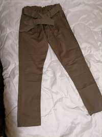 Нов панталон цвят каки, с ластичен колан и коланче, размер М/Л