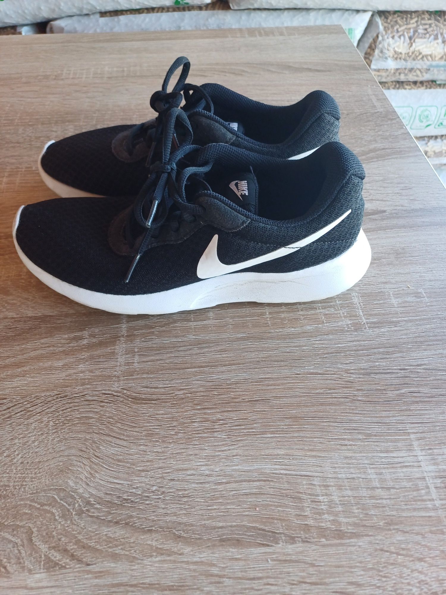 Adidas Nike nr 38