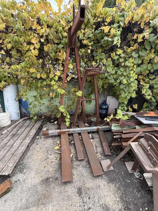 Два броя палетни вилици за кран мотокар