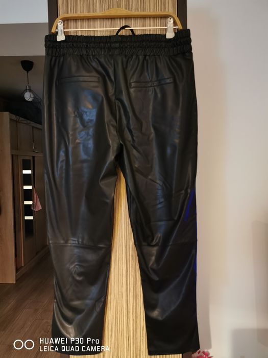 Pantaloni marimea 40