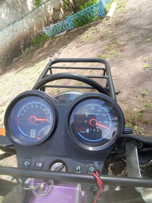Продам мотоцикл GXS 200 кубов