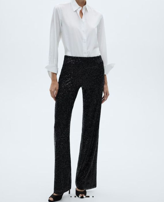 Черен костюм с етикет