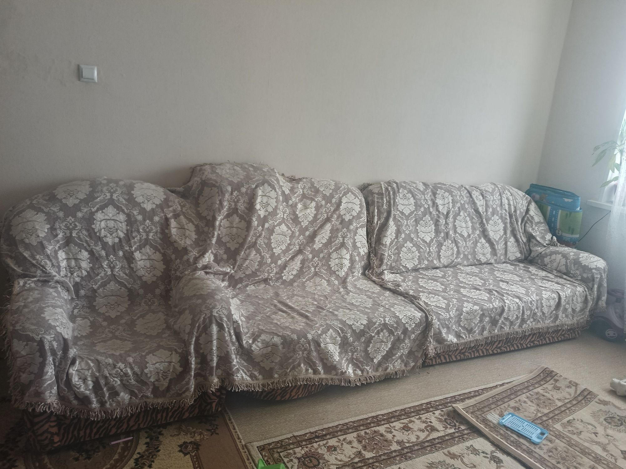 Продам диван в хорошем состоянии