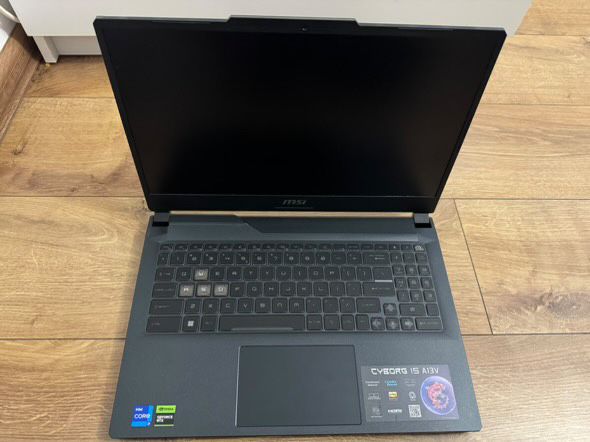 Геймърски лаптоп MSI Cyborg 15 A13V Gaming Laptop