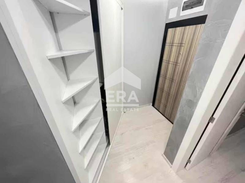 Продава се Двустаен апартамент в Варна, Лятно кино Тракия - 60 кв.м за 12 €/кв.м - Снимка #1