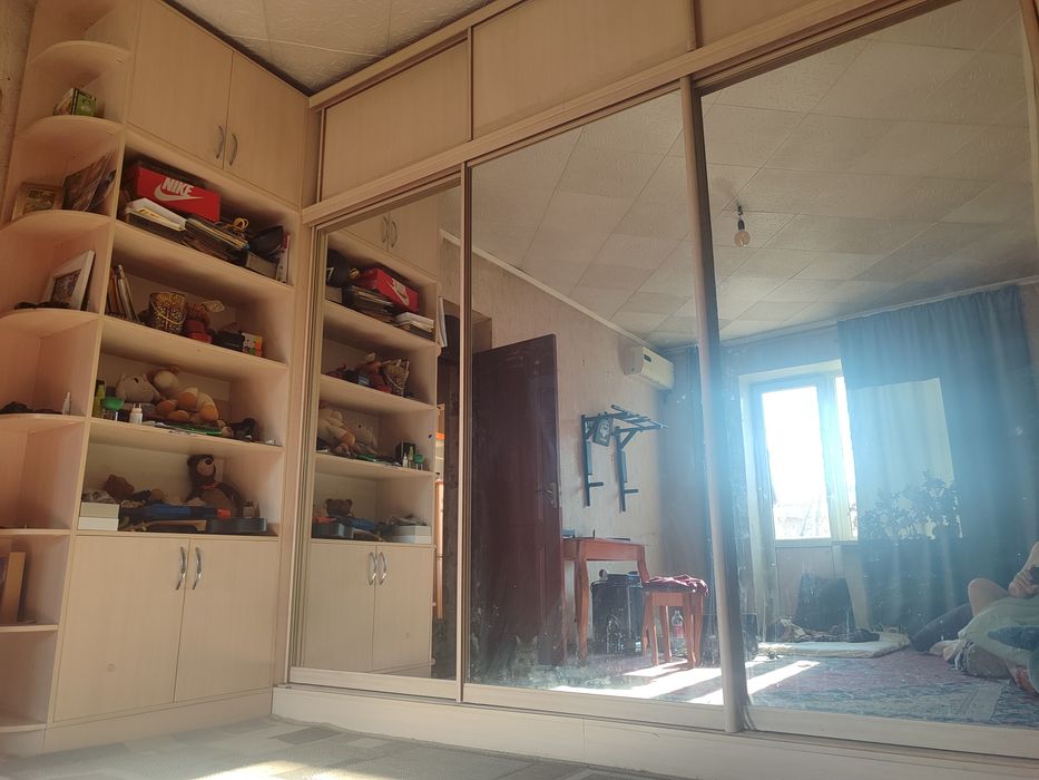 Шкаф зеркальный, угловой