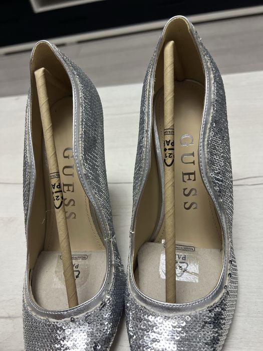Pantofi GUESS noi