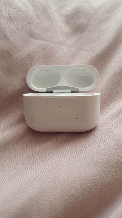 AirPods Pro 3  case; кейс от эйрподс про 3