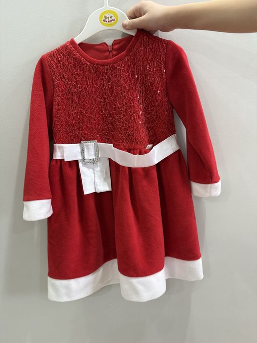 Продам платье новогоднее на рост 110, на 4-5 лет