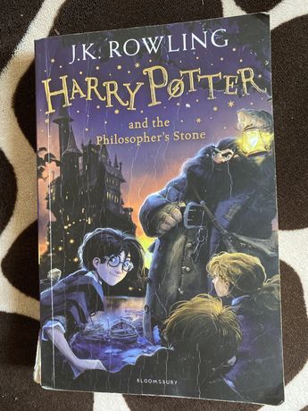 Книга Harry Potter and the Philosopher’s Stone на английском