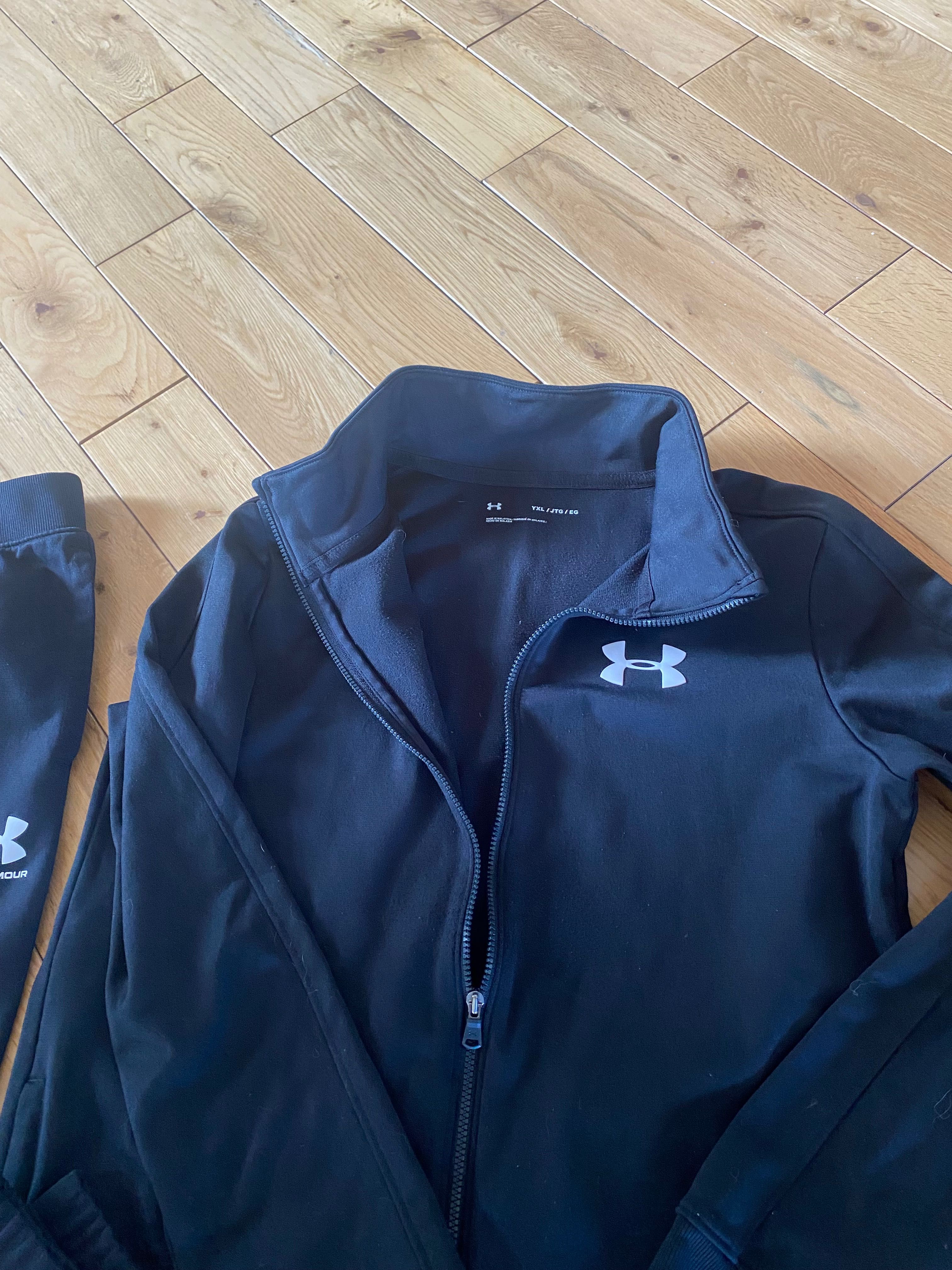 Under Armour детски екип 10-12 Горнище и долнище!