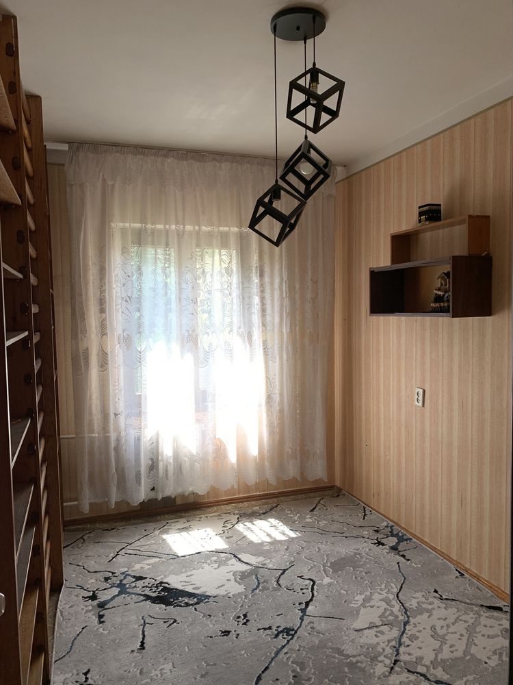 Uchtepa 13 kv 3 xona sotiladi