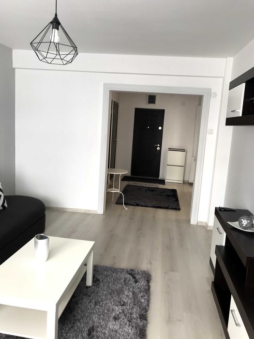 Închiriez apartament ultracentral 2 camere imaculat 420 euro