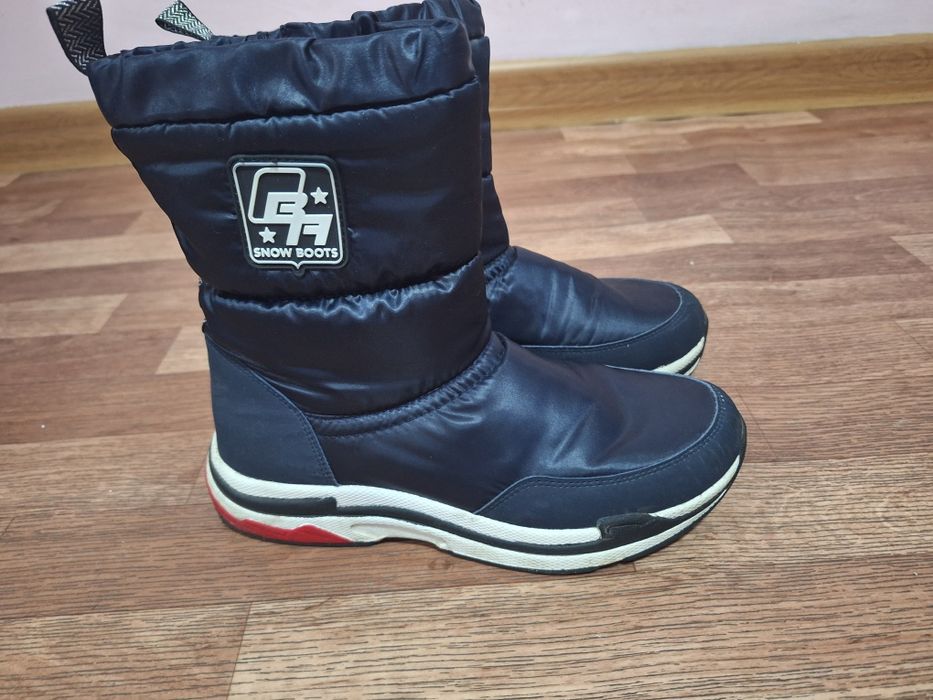 Срочно продаётся полусапожки в отличном состоянии 37-размер