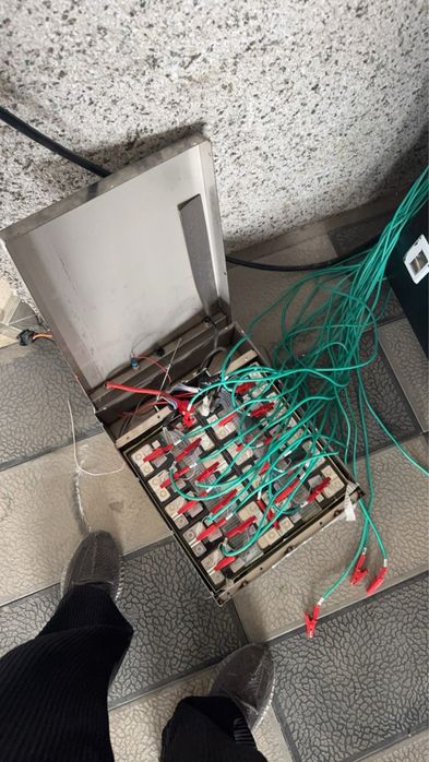 Аккамуляторы для скутеров и муравьев LF4 с зарядкой