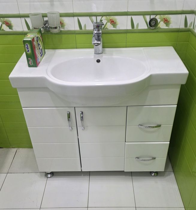 Продается тумба с раковиной