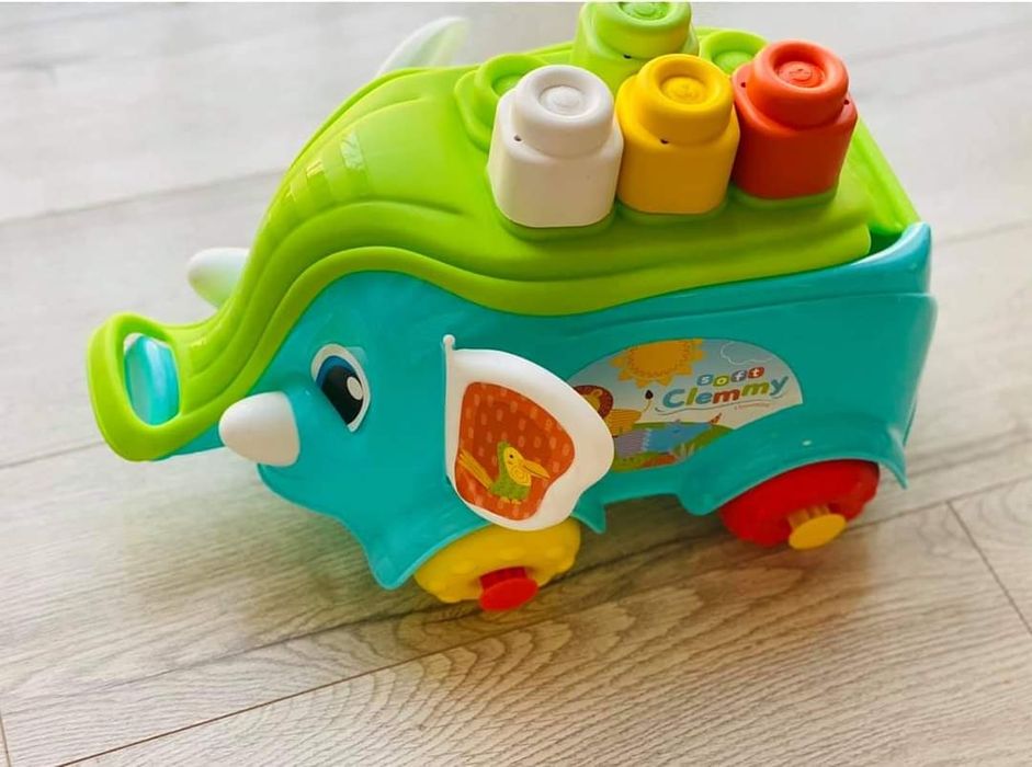 Elefantel Clemmy cu cuburi moi