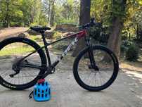 TREK Marlin 6 gen 3 cadru L 2025