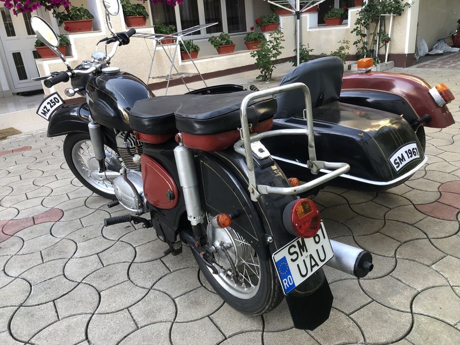 MZ es 250 cu ataș