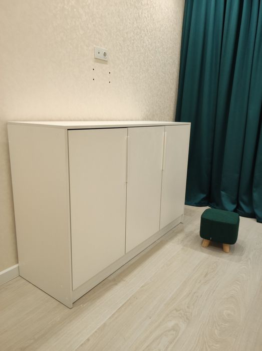 Комод-шкаф, тумба, подарок -стол