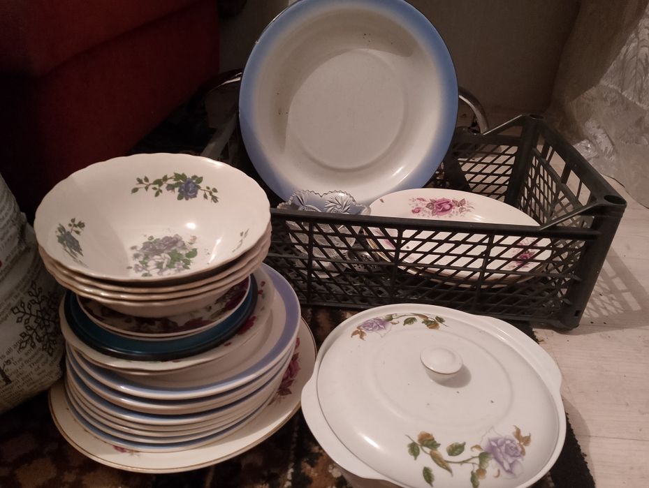 Отдам посуду за масло