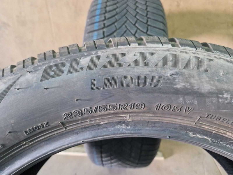 2 Bridgestone R19 235/55
зимни гуми 
DOT4323