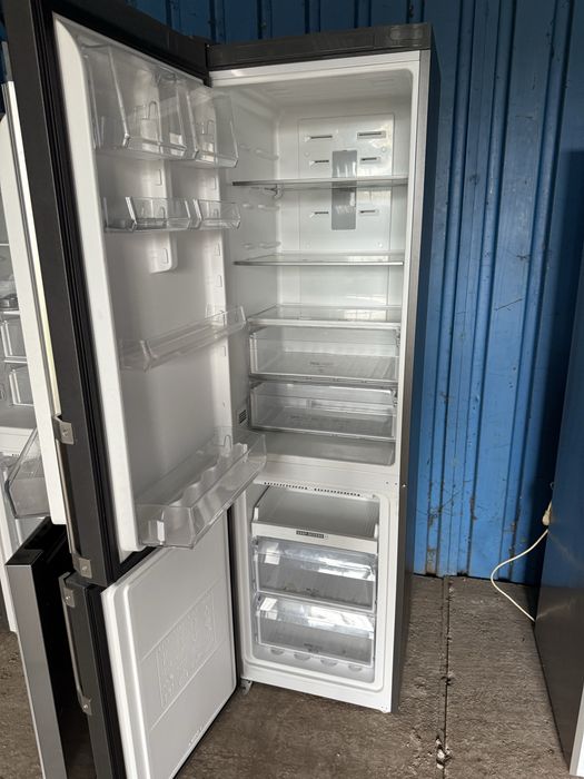 Vand frigider Hotpoint