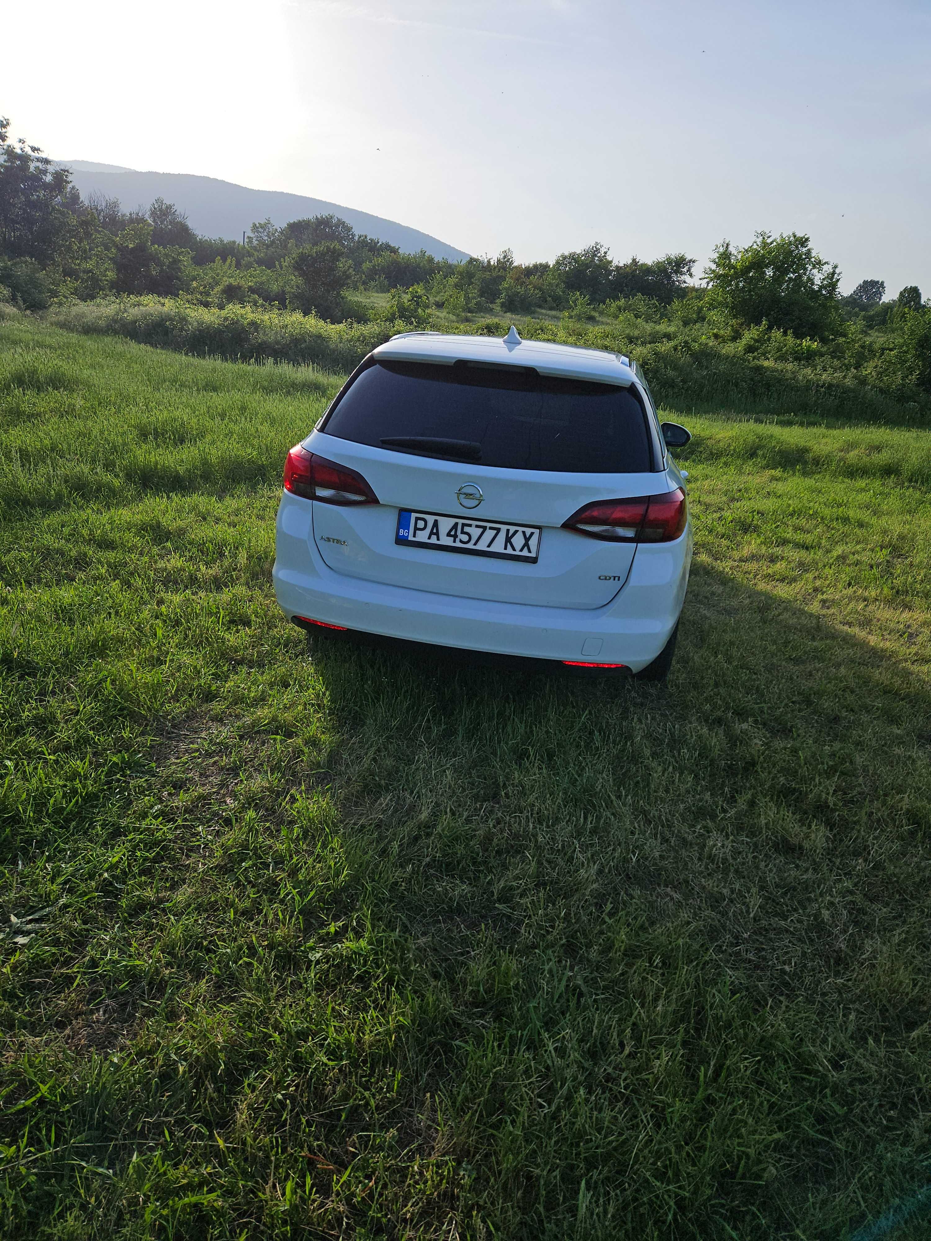 Продавам OPEL  ASTRA K