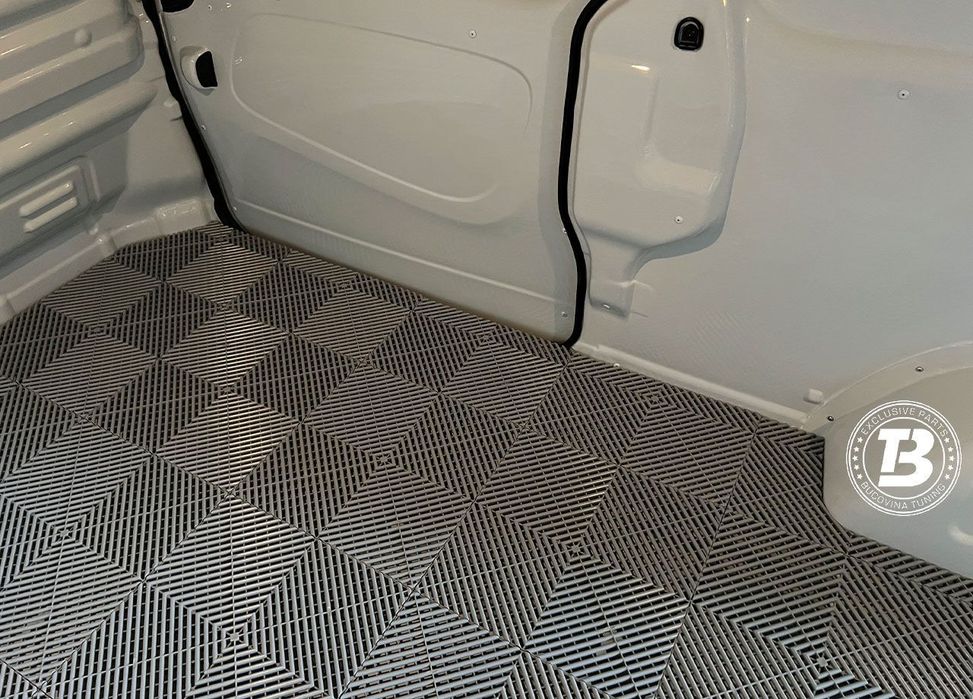Pardoseala Modulara pentru Garaj si Ateliere Detailing Masina Frigorifica