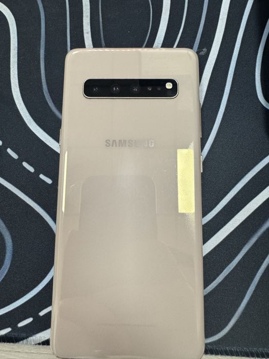 Продам Samsung S10 Кореец