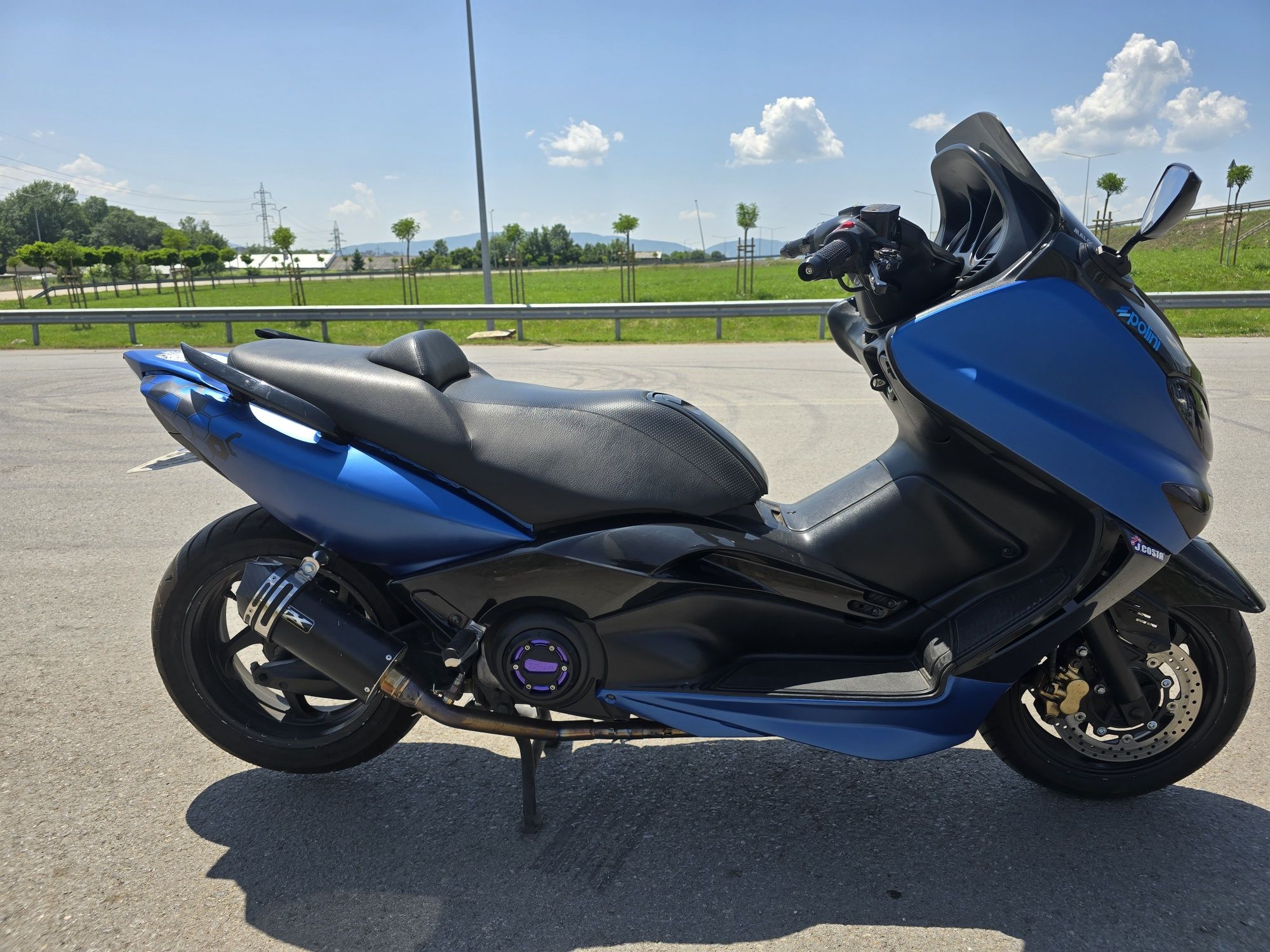 Продавам Yamaha t-max 500i