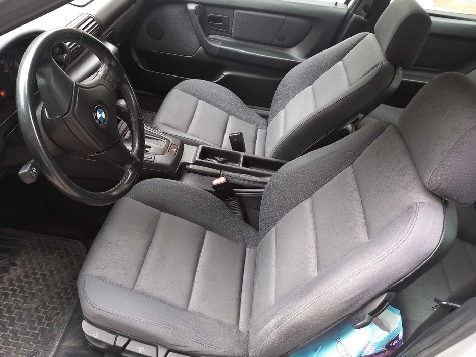 Салон за E36 Compact и много други дреболии