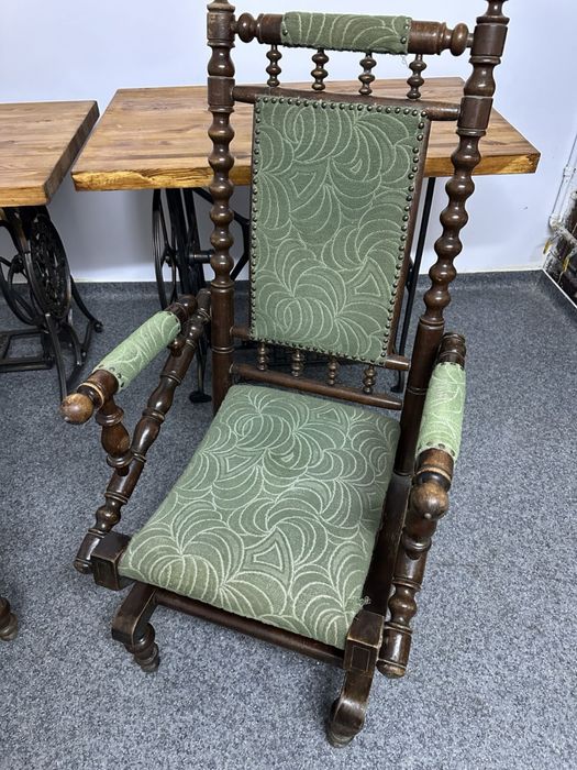 Scaune daneze vintage tip balansoar anii 1960–1970