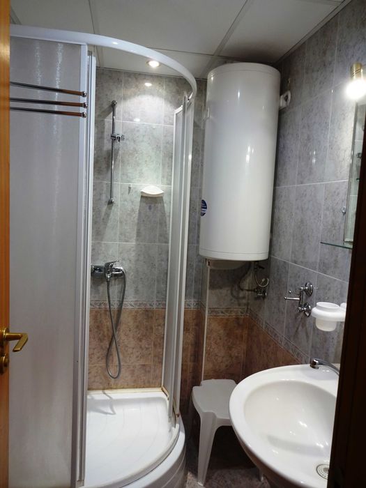 Дава се под наем Тристаен апартамент в Варна, Бриз - 92 кв.м за 561 € - Снимка #7