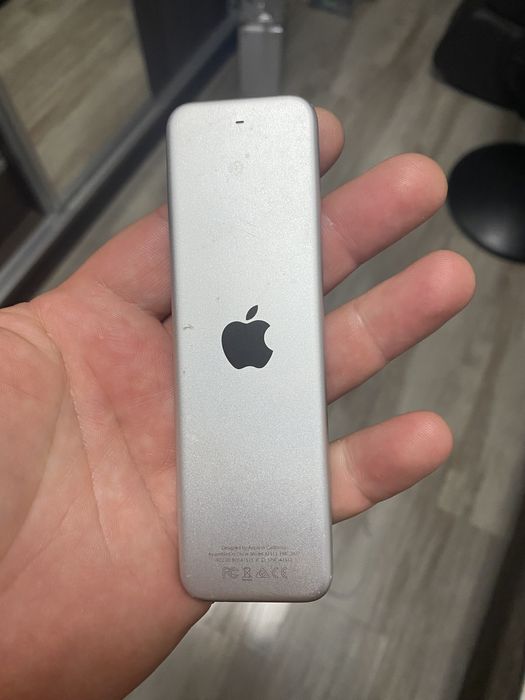 Vand telecomanda apple tv