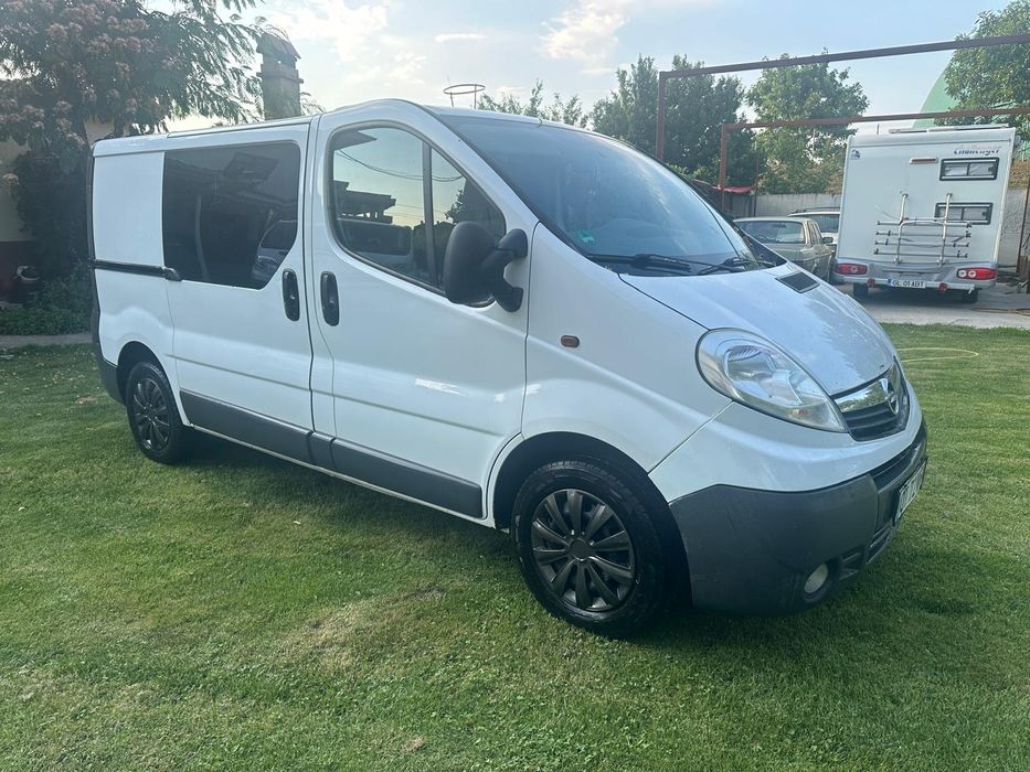 Opel vivaro 2.0 cdti ,ac...