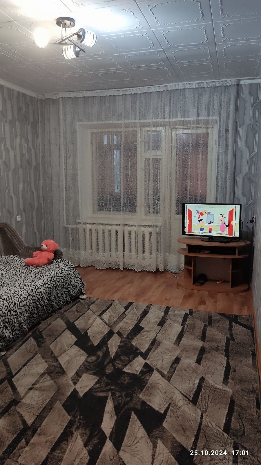 4-комн., Центр - Абая, 1 этаж (кирпич, улучшенная)