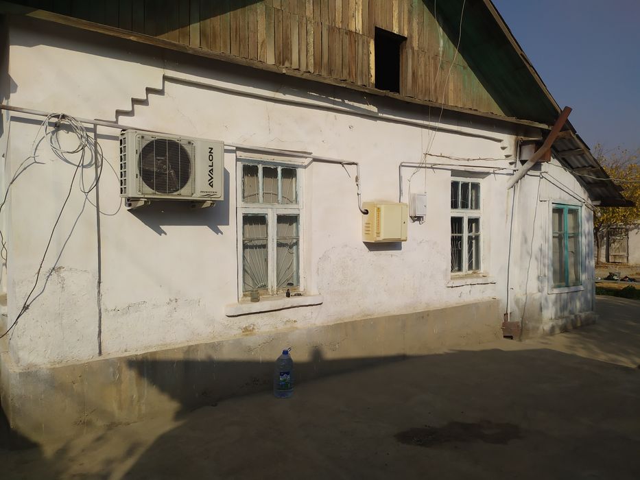 Ховли уй жой сотилади