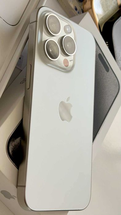 iPhone 15 Pro , 256GB , Natural Titanium