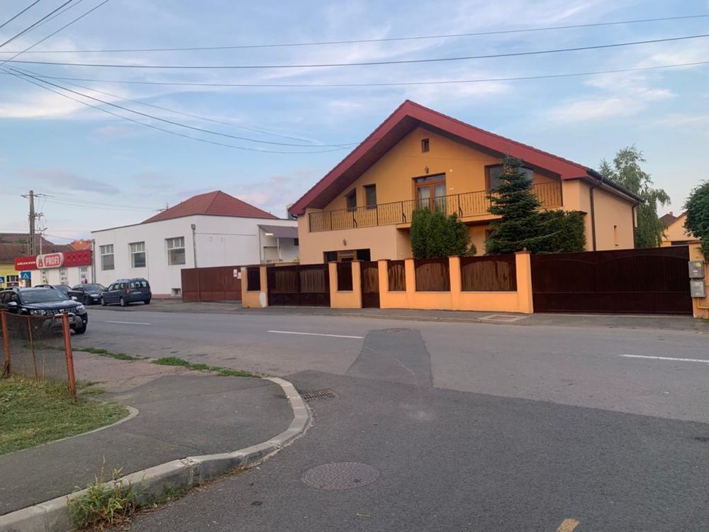 Vind Schimb casa 482 mp construiti cu teren 900 mp str Clujului