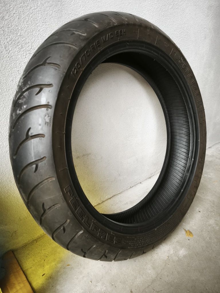 Предна гума Metzeler Feelfree 120 / 70 / 15 за Yamaha Tmax