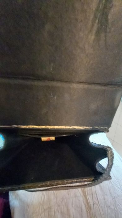 Дамски чанти от екзотични кожи-змийска и крокодилска