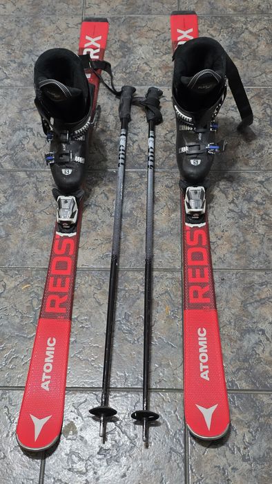 Schiuri Atomic Reds RX 149, Clăpari Salomon 41, bețe 100