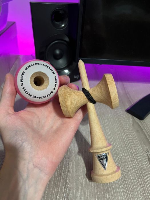 Kendama Krom Pop Sticky Roz